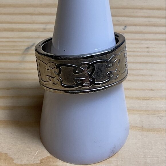 Celtic Knot Design Silver Tone Band Ring - Picture 1 of 4